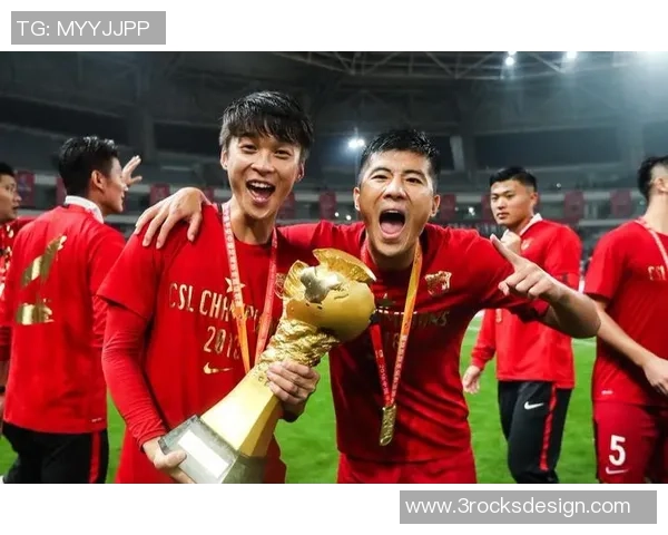 东体报道朱骏祝贺李圣龙球迷感慨其早早离开一线队可惜
